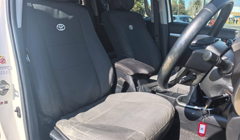 2017 Toyota Hilux 2.8GD-6 Raider 4×4 Double Cab full