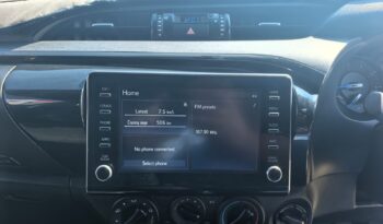 2022 Toyota Hilux 2.8GD-6 Legend 4×4 Manual Extended Cab full