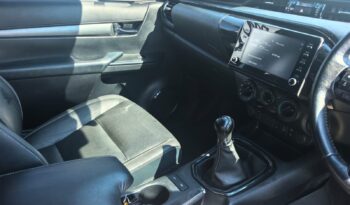 2022 Toyota Hilux 2.8GD-6 Legend 4×4 Manual Extended Cab full