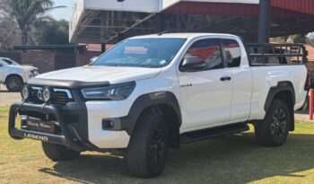 2022 Toyota Hilux 2.8GD-6 Legend 4×4 Manual Extended Cab full