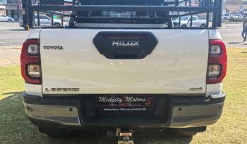 2022 Toyota Hilux 2.8GD-6 Legend 4×4 Manual Extended Cab full