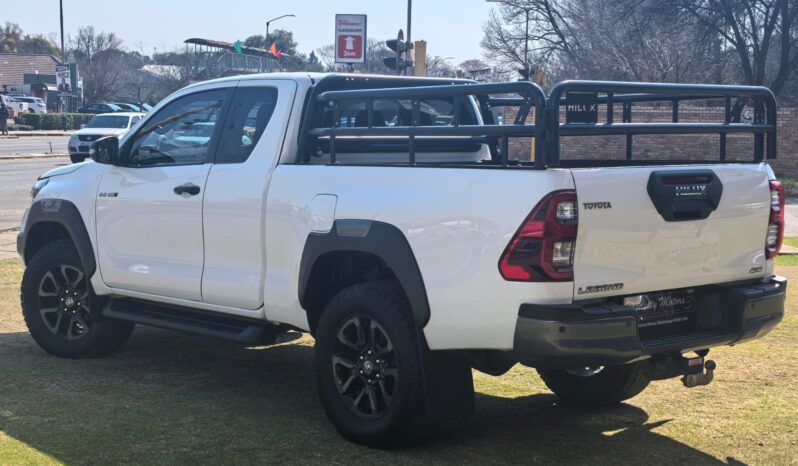 2022 Toyota Hilux 2.8GD-6 Legend 4×4 Manual Extended Cab full