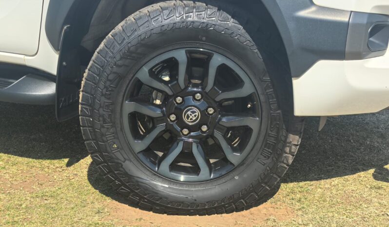 2022 Toyota Hilux 2.8GD-6 Legend 4×4 Manual Extended Cab full
