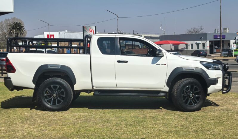 2022 Toyota Hilux 2.8GD-6 Legend 4×4 Manual Extended Cab full