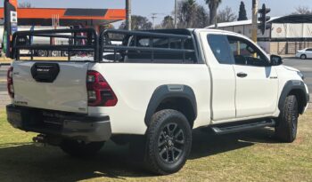 2022 Toyota Hilux 2.8GD-6 Legend 4×4 Manual Extended Cab full