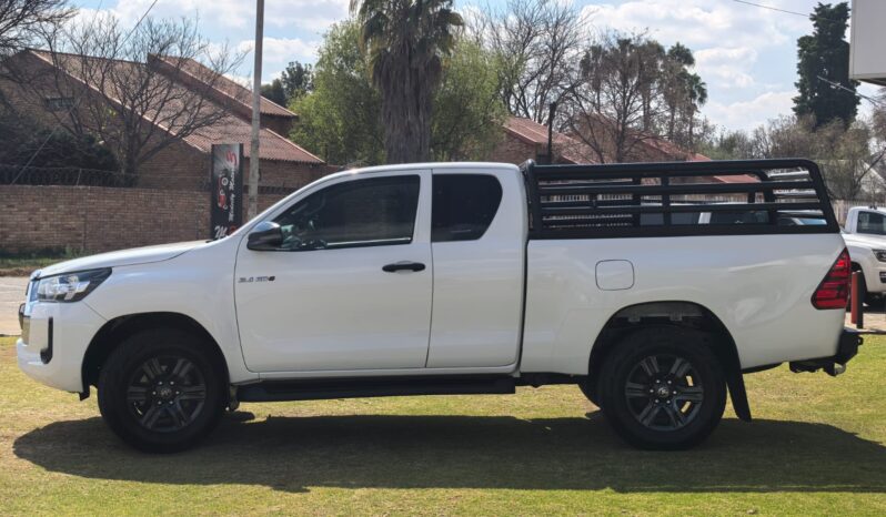 2022 Toyota Hilux 2.4GD-6 Raider Extended Cab full