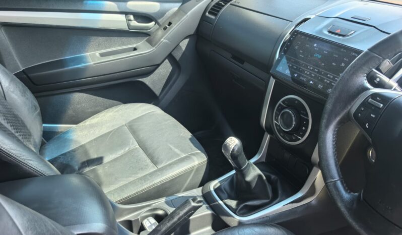 2016 Isuzu KB300 D-Teq LX Double Cab full