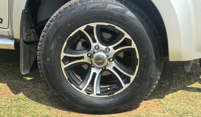 2016 Isuzu KB300 D-Teq LX Double Cab full
