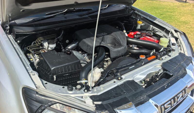 2016 Isuzu KB300 D-Teq LX Double Cab full