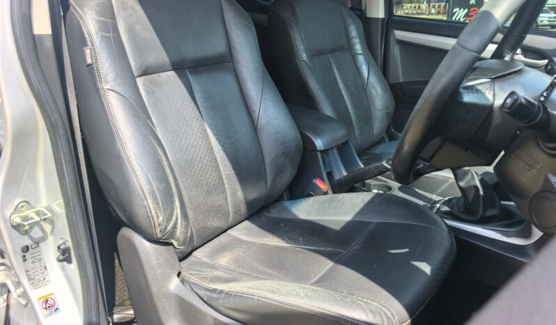 2016 Isuzu KB300 D-Teq LX Double Cab full