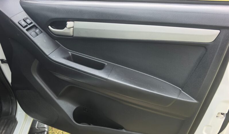 2016 Isuzu KB300 D-Teq LX Extended Cab full