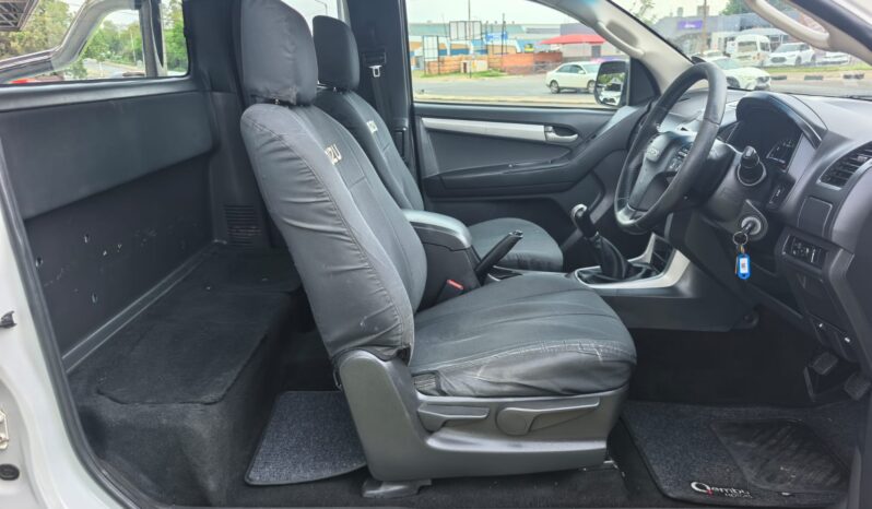 2016 Isuzu KB300 D-Teq LX Extended Cab full