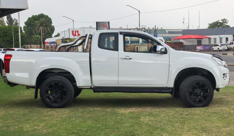 2016 Isuzu KB300 D-Teq LX Extended Cab full